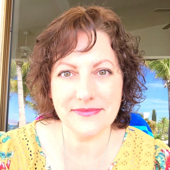 Meet your Posher, Karmen - Picture 1 of 8